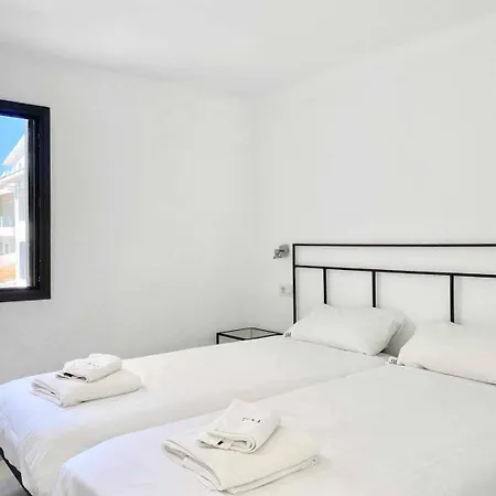 Estudios Stella Maris * Roses