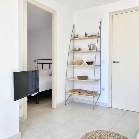 Estudios Stella Maris * Roses